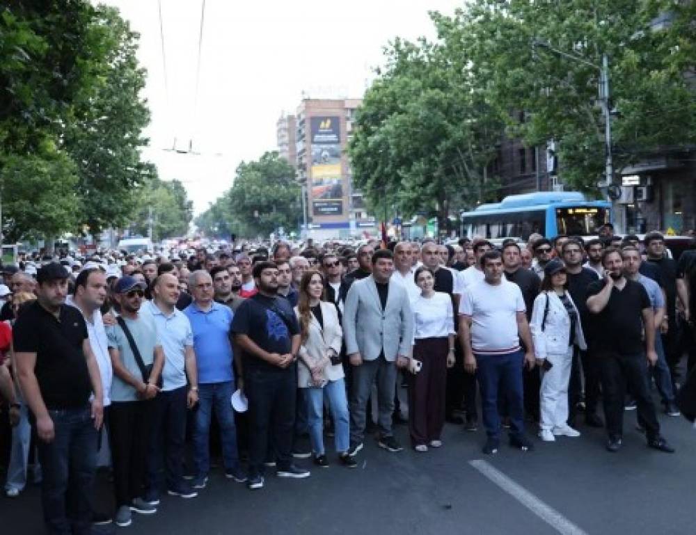 Հոկտեմբերի 28-ին «Զվարթնոց»-ում դիմավորում ենք վարչապետի թեկնածու Դավիթ Համբարձումյանին, այդ օրը Նիկոլի բռնատիրական ռեժիմը նրան կկալանավորի. «Արթուն ենք» շարժում