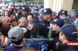 Վարդան Ղուկասյանի աղջիկը եկավ. նա հուզված է