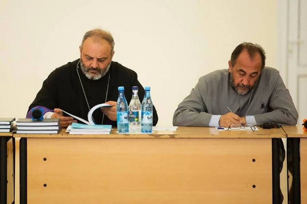 Պատգամավորը «Երևան-կենտրոն» ՔԿՀ-ում հանդիպել է Միքայել և Բագրատ Սրբազանների հետ