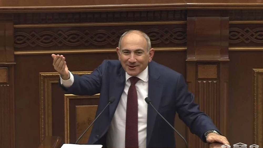 «Ինչո՞ւ եք եկել, փափուկ աթոռներին նստել, կանգնեք, էլ չնստեք. Բաղրամյան պողոտայի մանղալները որտե՞ղ են, տարեք, դրեք». Փաշինյանն՝ ընդդիմությանը (Տեսանյութ)