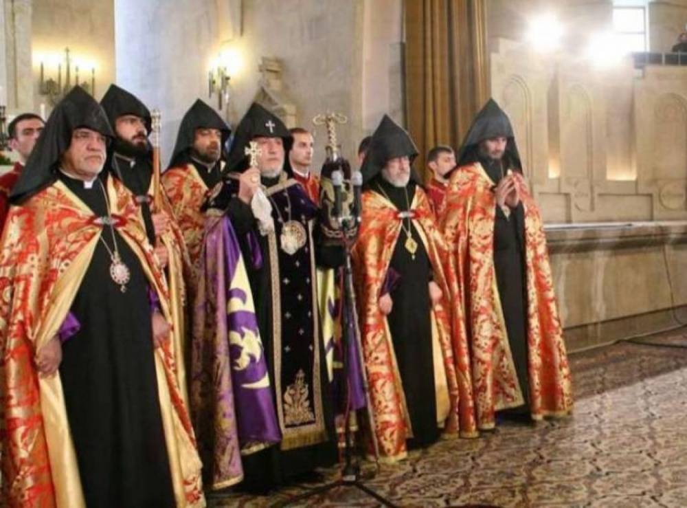 Բարձրաստիճան հոգեւորականները հակաքայլեր են ձեռնարկում իշխանությունների դեմ ․«Հրապարակ»