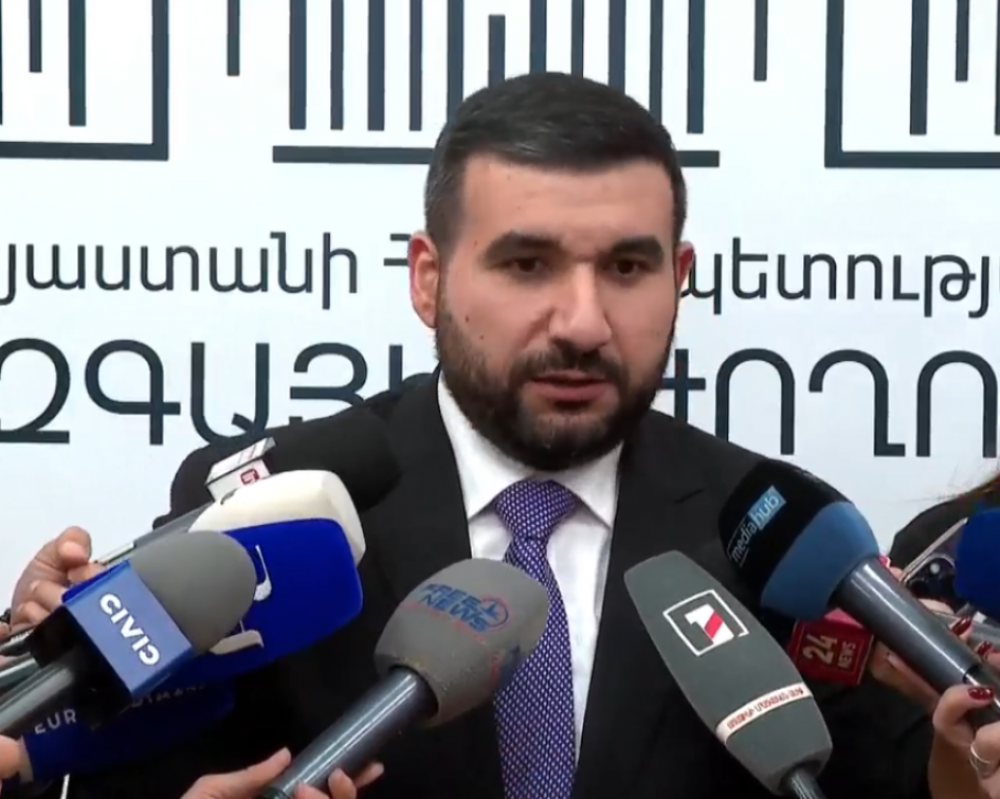 Փաշինյանն ունի էքստրասենսոր կարողություններ և գուշակել է, որ Վարդանիկը չի կարողանալու զսպել իրեն և համայնքային բյուջեից լափելու է. Ալեքսանյան