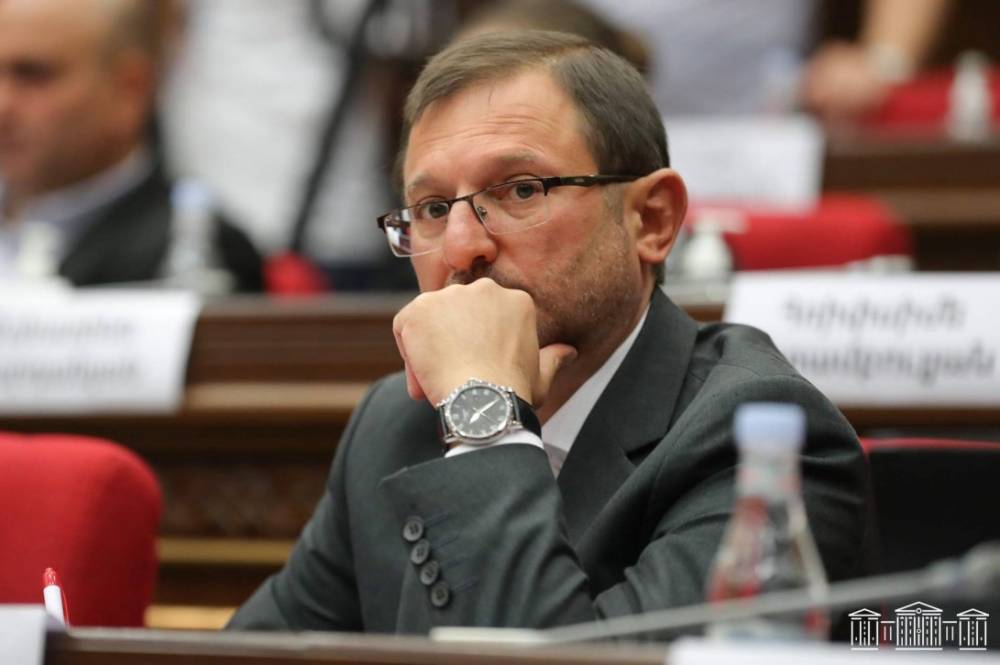 Անօրինական գործունեություն ծավալողների արմատը պետք է կտրվի, որ ապագայում չլինի ո՛չ Նիկոլ, ո՛չ Նիկոլի ծառա, ոչ էլ այն բռնապետությունը, որը հիմա կա մեր երկրում․ Մանուկյան