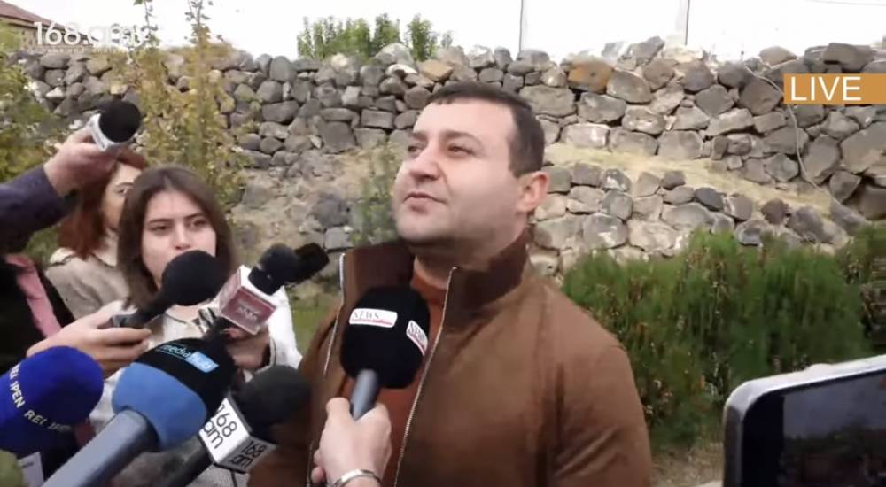 ՔՊ-ական Նարեկ Գրիգորյանը փորձում է ապացուցել, որ գիտի Հայր Մեր աղոթքը (տեսանյութ)