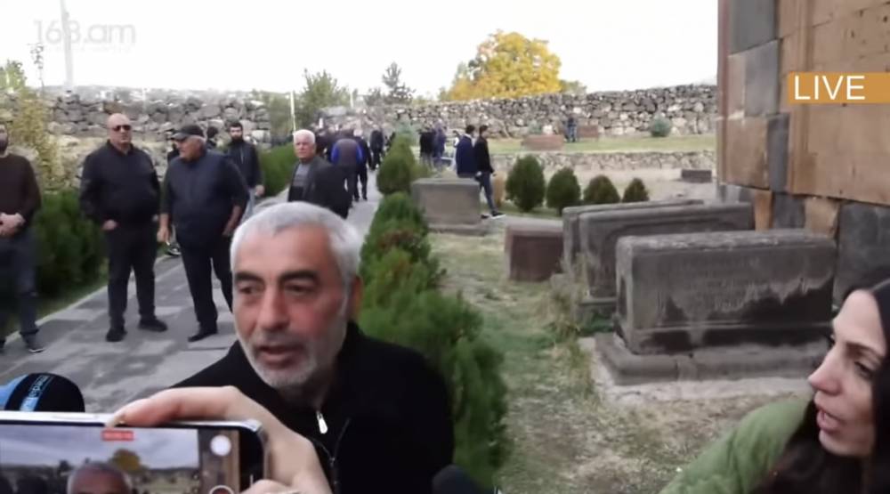 Գյումրեցին Հովհաննավանք է եկել, չգիտի նույնիսկ՝ ով է կեղծ պատարագ մատուցելու (տեսանյութ)