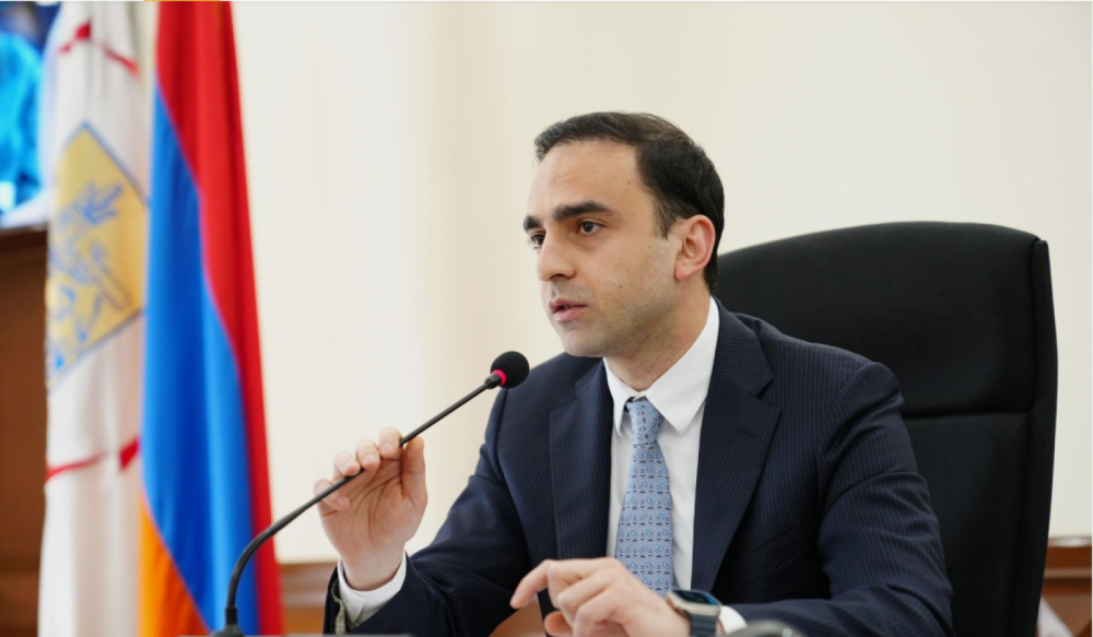 ՔՊ-ականները մտադիր են Ավինյանի աշխատավարձը հասցնել 2 մլն դրամի, թաղապետերինը՝ 1.2 մլն դրամի. Մեսրոպ Մանուկյան