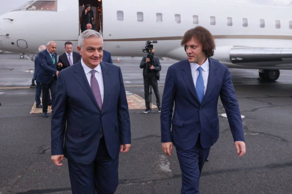 Վրաստանի վարչապետ Իրակլի Կոբախիձեն ժամանել է Հայաստան` մասնակցելու COP17-ին