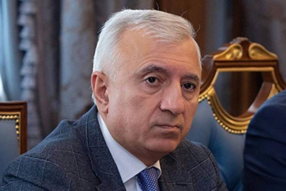 «Մարզերից եկողները ավտոմեքենան կթողնեն Երևանի մուտքի մոտ, կշարունակեն ավտոբուսով» ասողները, հավանաբար, բնիկ երևանցիներ են, ոչ թե մարզերի նախկին բնակիչներ. Գևորգ Դանիելյան