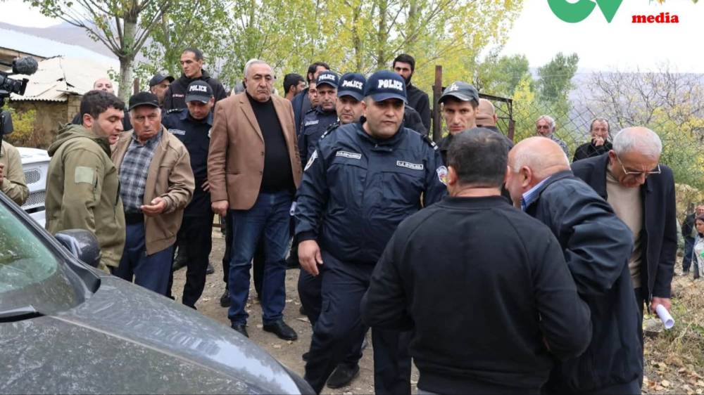 Քաշքշուկներ ու վիճաբանություն նաև Վարդահովիտում՝ հանրային լսման ընթացքում