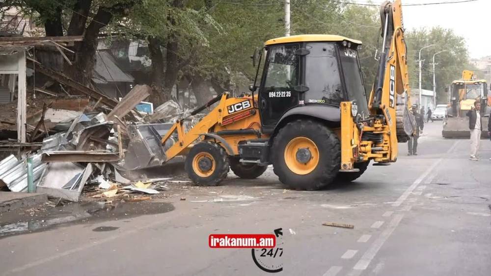 Հիմա. Լարված իրավիճակ Աջափնյակում․ Քաղաքապետարանը կրկին փորձում է քանդել կրպակները
