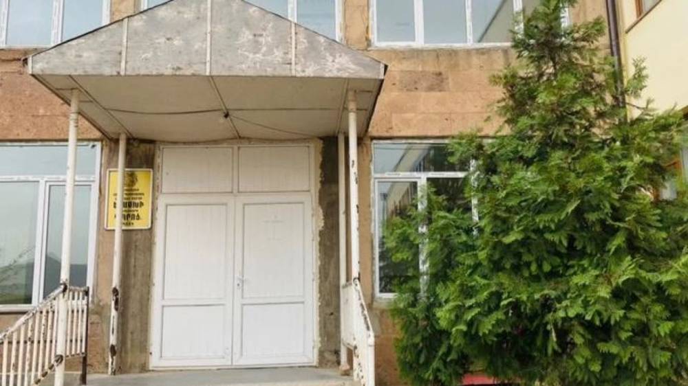 Արտակարգ դեպք Երասխում. Դստեր աղջիկ համադասարանցուն шպտшկելnւ համար տղամարդուն դատում են