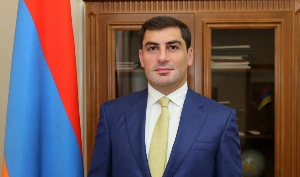 Մարզպետները տաքուկ տեղ են փնտրում. «Հրապարակ»