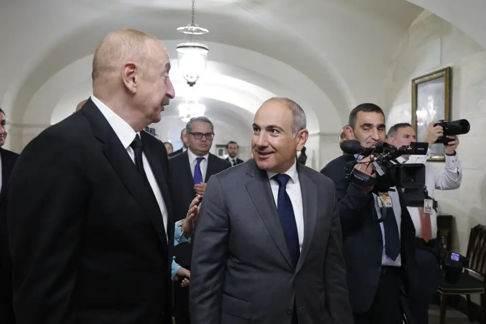 Փաշինյանը խուճապի է մատնել թիմակիցներին․ «Հրապարակ»