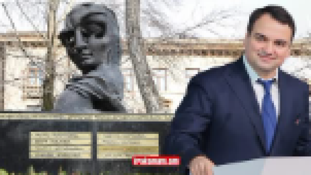 Հիմա. Ն.Կարապետյանը թիմակիցների հետ հարգանքի տուրք են մատուցում Հոկտեմբերի 27-ի զոհերի հիշատակին