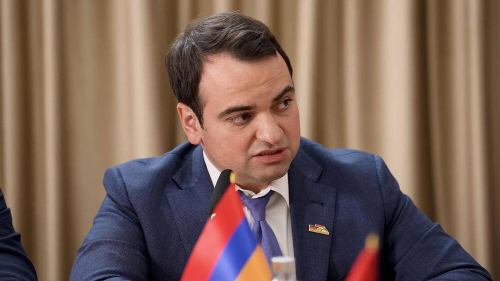 Չե՞ն կարողանում սահմանին տեսախցիկ դնեն, թե միայն ընդդիմադիր գործիչների գրասենյակներում և լոգարաններում են դնում. Կարապետյան