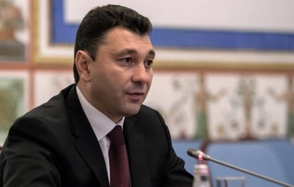 Պետք է օրենքով արգելվեն եկեղեցու տարածքում բողոքի ցույցերն ու պատարագների խոչընդոտումը. Շարմազանովի նախաձեռնությունը