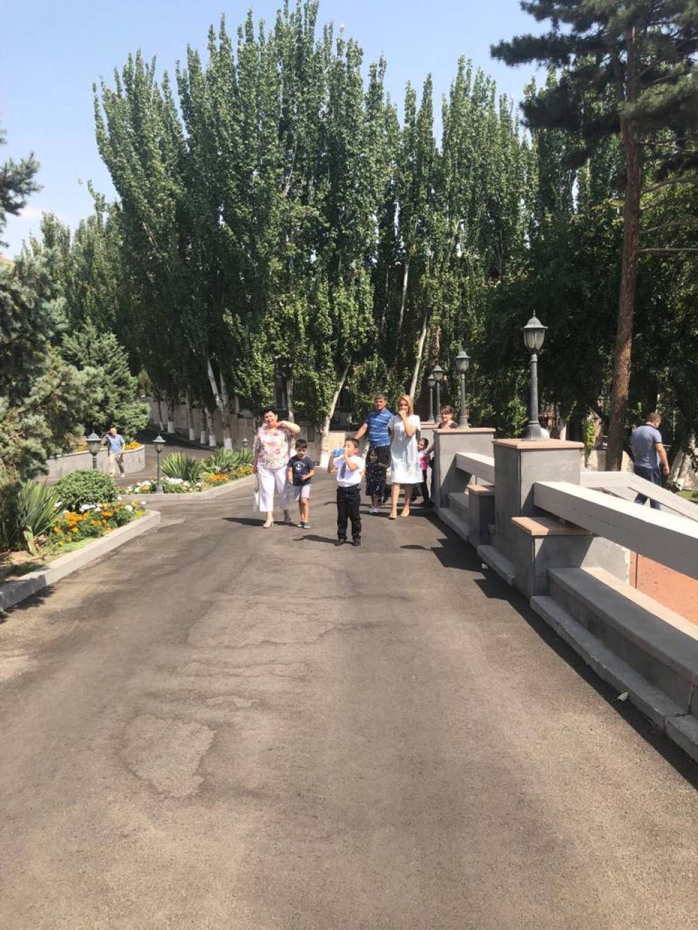 Նախագահի նստավայրի դարպասները բացվել են հանրության համար
