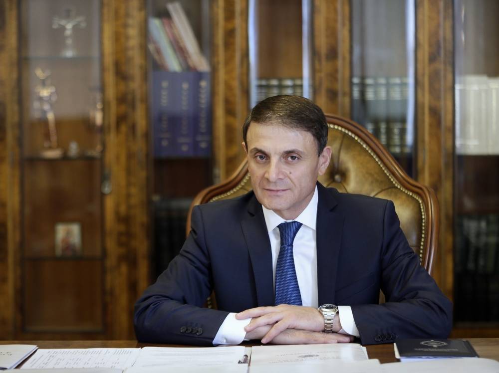 Սեպտեմբերյան այս տոնը առանձնահատուկ է բոլորիս կյանքում. ոստիկանապետը շնորհավորել է