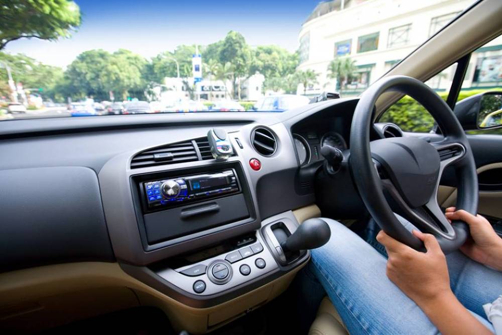 Վարորդները պահանջում են վերացնել աջ ղեկով մեքենաների ներմուծման արգելքը