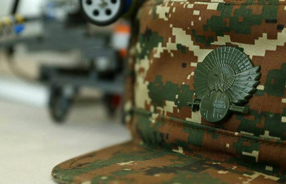 Բակո Սահակյանը զինծառայող Աղասի Մկրտչյանին հետմահու պարգևատրել է «Մարտական ծառայություն» մեդալով