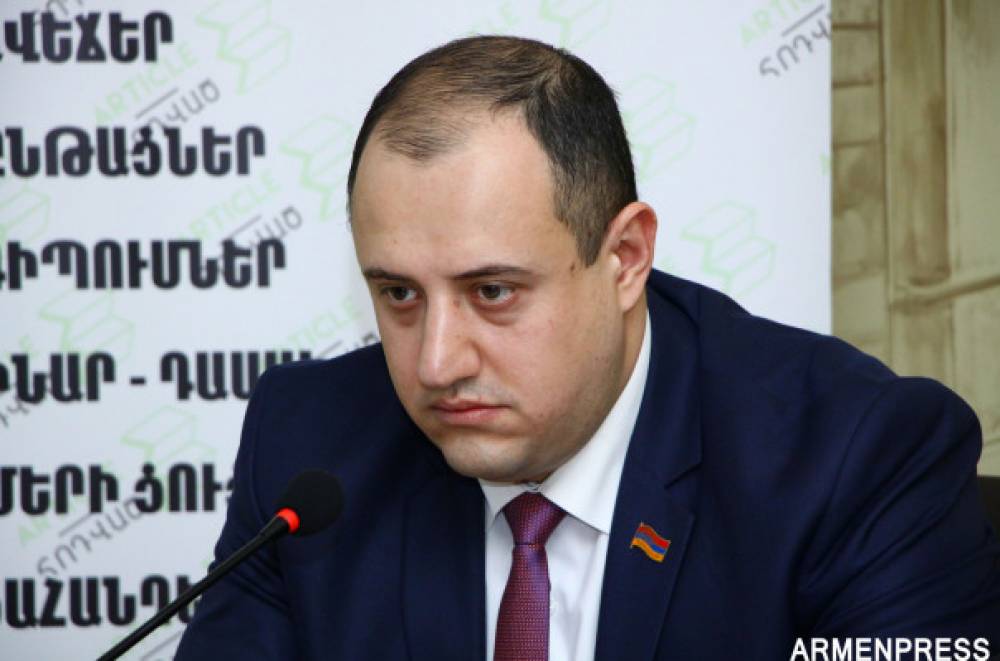 Միհրան Հակոբյանը շրջանառության մեջ է դրել Կաթողիկոսի անվտանգությունն օրենքով ապահովելու մասին նախագիծը