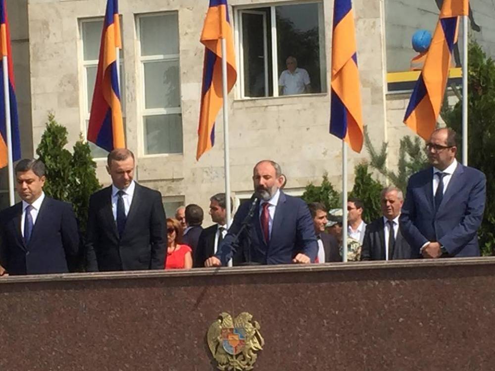 Փաշինյանի հումորային շնորհավորանքը ԱԻ աշխատակիցներին (տեսանյութ)