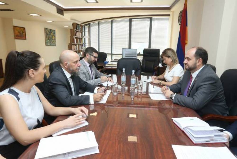 ՀՀ կրթության և գիտության նախարար Արայիկ Հարությունյանն ընդունել է Հայաստանում Արգենտինայի դեսպանին