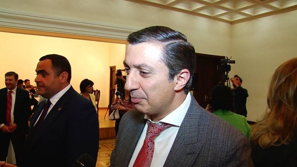 «Խելքդ գլուխդ հավաքի, նորմալ հարցեր տուր». Միհրան Պողոսյանը՝ լրագրողին