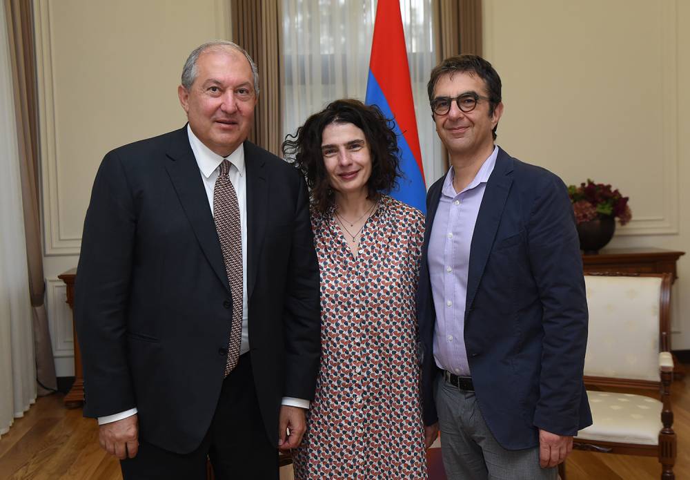 Նախագահը հյուրընկալել է Ատոմ Էգոյանին եւ Արսինե Խանջյանին