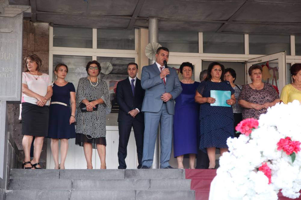 Նախարար Աշոտ Հակոբյանը այցելել է թիվ 26 հիմնական դպրոց