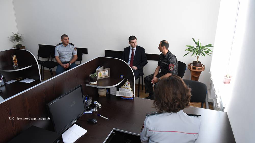 Պետնախարար Մարտիրոսյանը ծանոթացել է անձնագրային և վիզաների վարչության աշխատանքներին