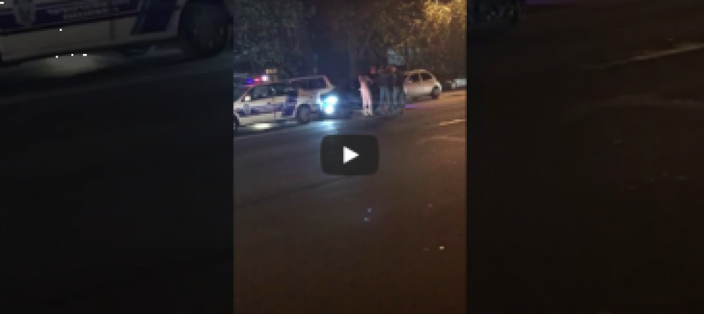 Ինչպես են ոստիկանները բռնություն գործադրում «#sutnikol» գրությամբ մեքենայի վարորդի նկատմամբ (Տեսանյութ)