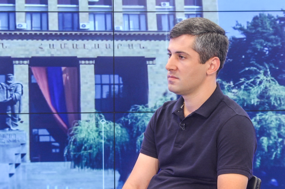 Պահանջում ենք՝ համավարակի տարածումը կանխելու նպատակով գործարկել աղբահանության հատուկ մեխանիզմներ՝ դիմակներով աղտոտված տարածքները մաքրելու համար․ Վահագն Վարագյան