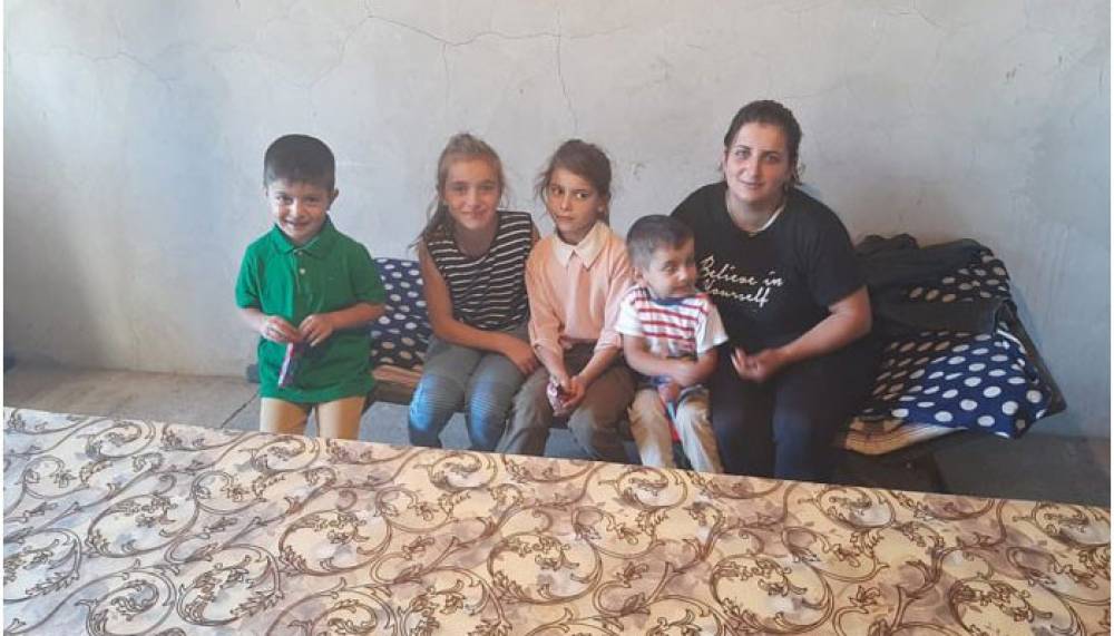 Թուրքի ու ռուսի արանքում կանգնել եմ.Արցախցի կինը 4 երեխաների հետ փորձել է վերադառնալ Շուշի, սակայն սահմանապահները  հետ են վերադարձրել