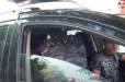 Կարմիրբերետավորները ոստիկանական մեքենայի մեջ ծեծում են Լեւոն Քոչարյանին