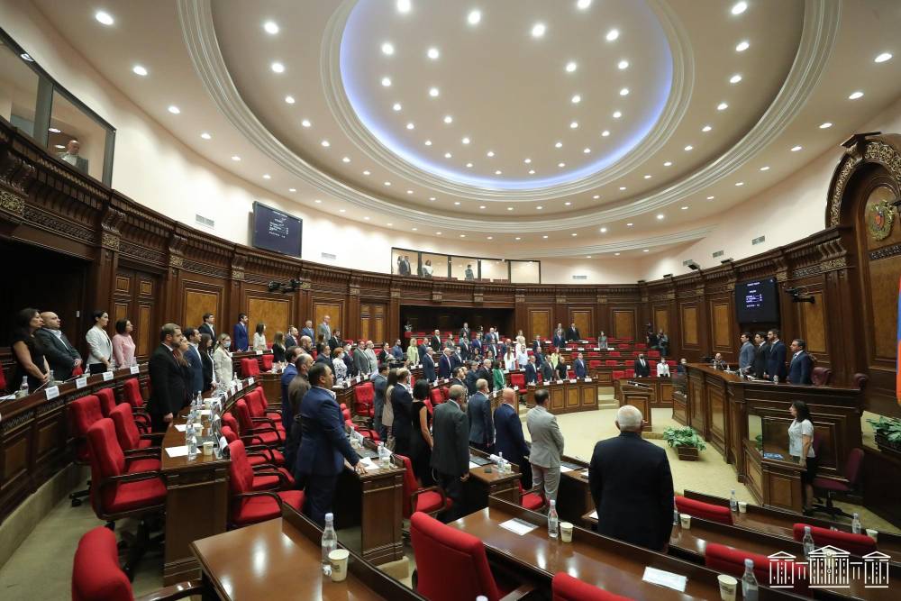 Իսկական բում. Ալեն Սիմոնյանը որոշել է պետբյուջեի հաշվին շրջագայություններ նվիրել պատգամավորներին. «Ժողովուրդ»