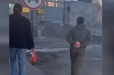 Երկու երիտասարդներ ՌԴ դեսպանության վրա կարմիր ներկ լցրեցին