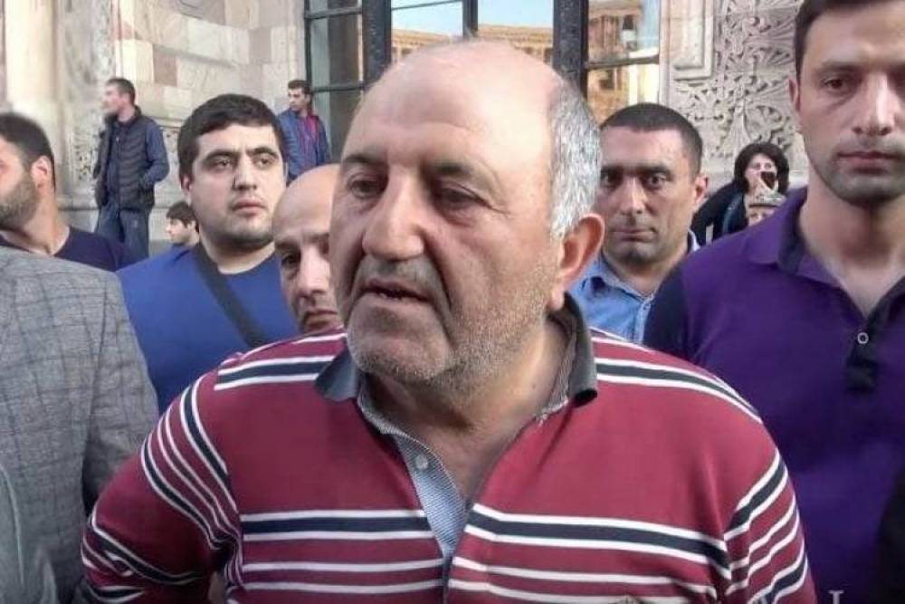 Լեւոն Տեր-Պետրոսյանի կողմնակիցներն աջակցում են Ավինյանին․ «Հրապարակ»