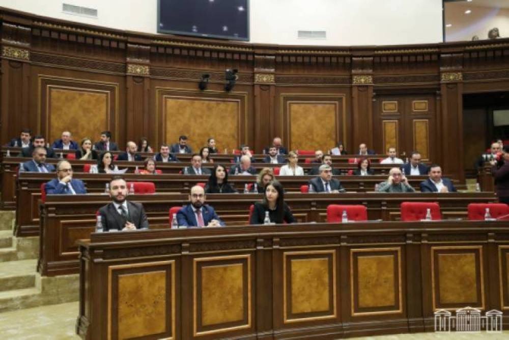 ՔՊ-ական պատգամավորները վախենում են փողոց դուրս գալ․ «Հրապարակ»