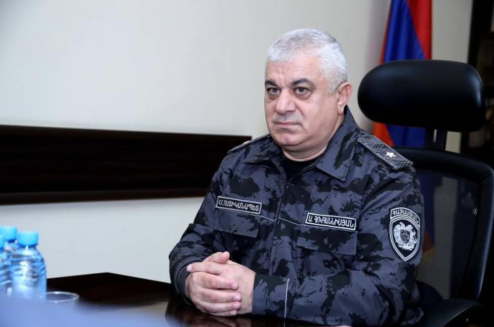 ՀՀ ոստիկանապետ Արամ Հովհաննիսյանի որդին զավթել է համայնքային հողը, տիրացել Ոստիկանության կայանատեղիին