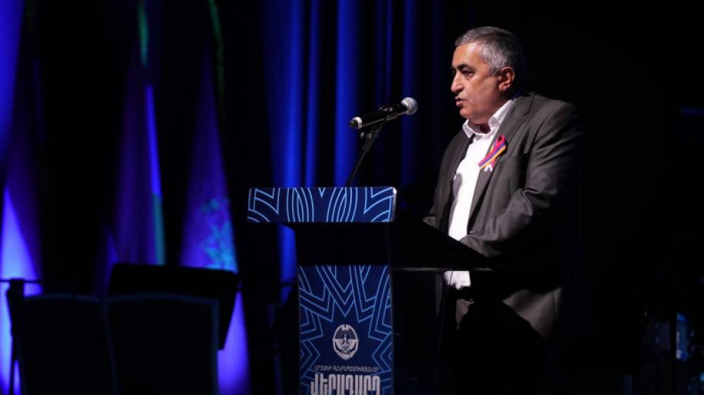 Փակենք այս էջը պարտության, որ արցախցին ետ դառնա իր տուն․ Արմեն Ռուստամյան