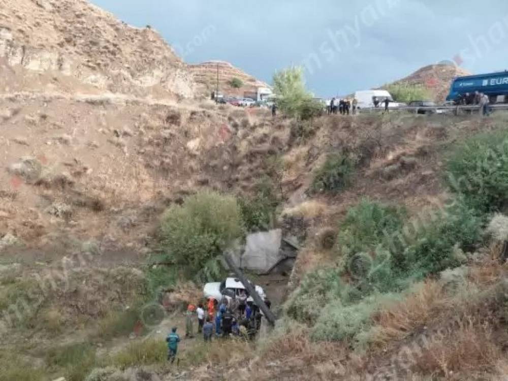 Մեքենան հայտնվել է ձորում․ ընտանիքի 5 անդամներ, այդ թվում՝ երեխան, տեղափոխվել են հիվանդանոց