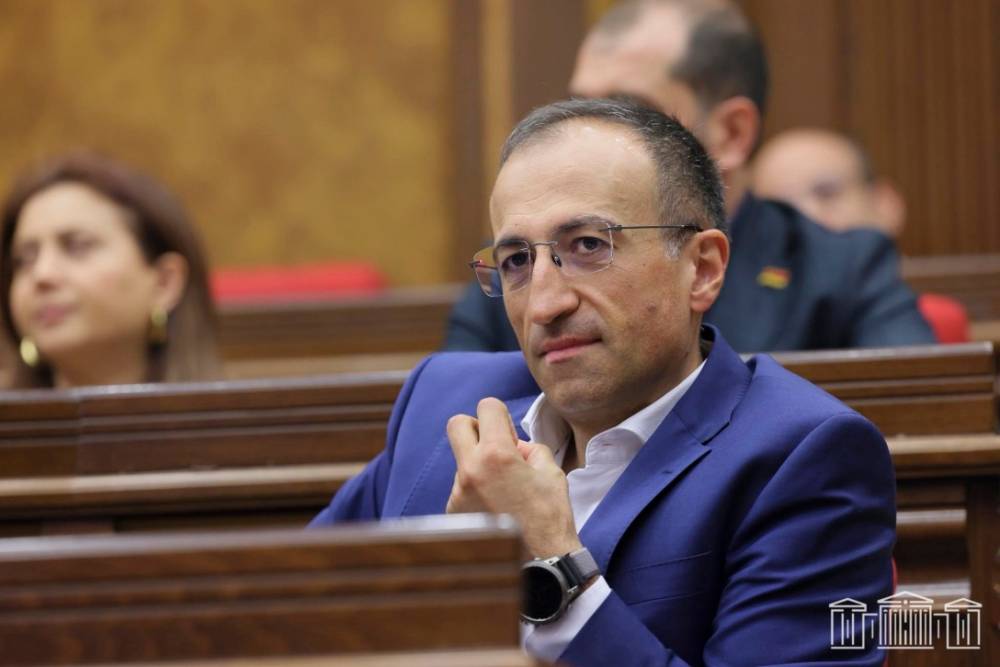 Ստի ոտքը իրոք շատ կարճ է. ՔՊ-ական Արսեն Թորոսյան
