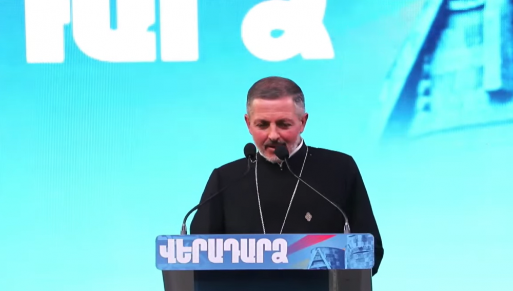 Չվախենա՛ք, Արցախը չի՛ կարող մեռնել, պարտավոր ենք մեր սրտում պահել ազատության լույսը, որը բոլորինս է․ Շուշիի Սուրբ Ամենափրկիչ եկեղեցու հոգևոր հովիվ
