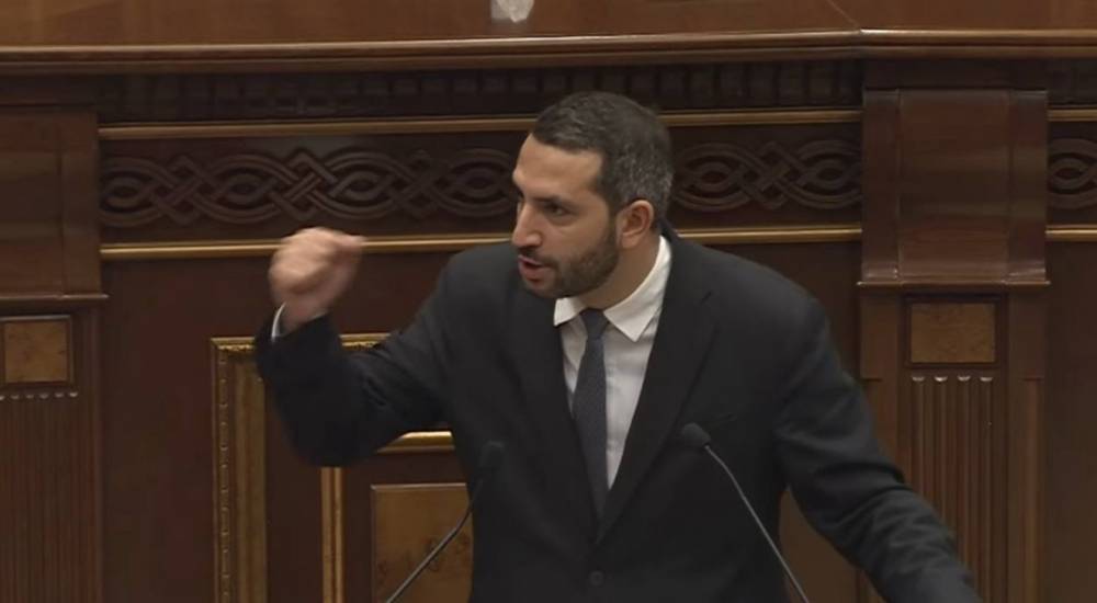 Այս ի՞նչ խղճուկ պահվածք է, եկել, քիչ է մնում արտասվեք, մի քիչ խրոխտ եղեք, դուք քոք մաշացնող եք, խրոխտ եղեք. Ռուբեն Ռուբինյանն՝ ընդդիմադիրներին