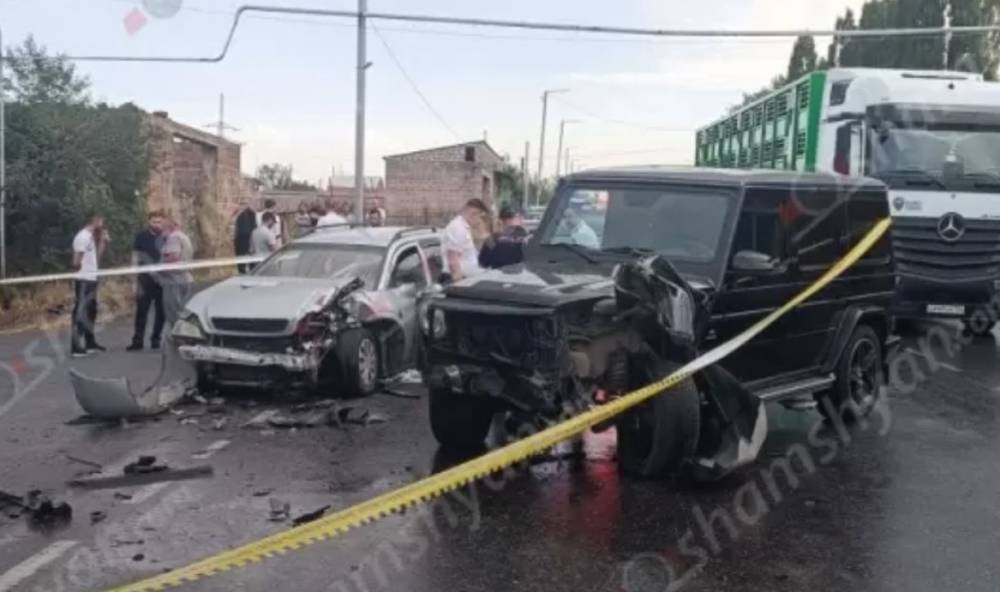 Խոշոր ավտովթար՝ Ապարանում․ բախվել է 3 մեքենա, տուժածներ կան