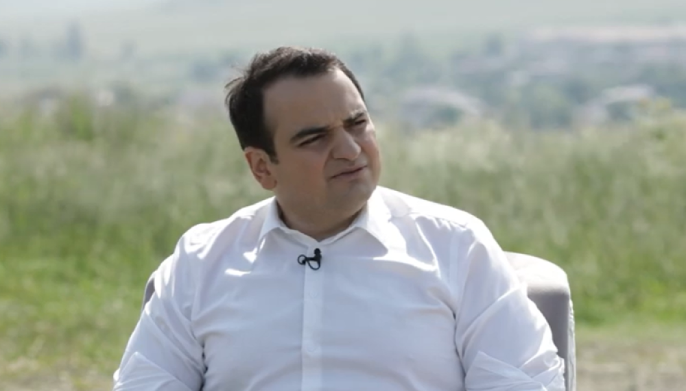 Պետք է դուրս գալ «սպորտզալ ու բետոնուզել խլnղի» տեղային մտածելակերպից և աշխարհին նայել գլոբալ ու մասշտաբային հայացքով․ Նարեկ Կարապետյան