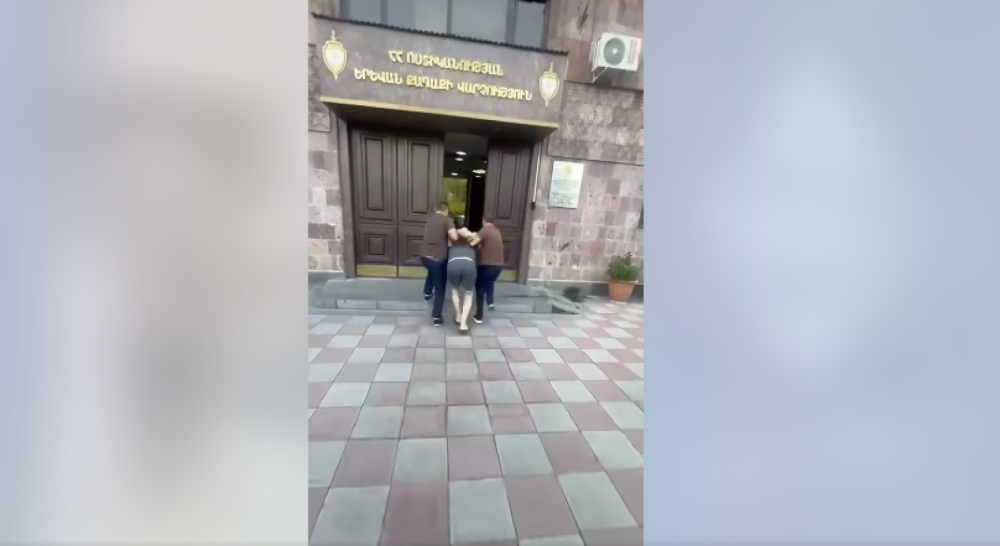 Երևանի քրեական ոստիկանները ձերբակալել են uպшնnւթյան փորձի և առողջությանը ծանր վնաս պատճառելու հատկանիշներով հետախուզվողի (տեսանյութ)