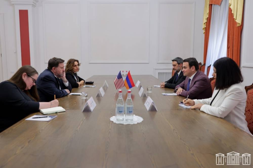 «Ուժեղ Հայաստան» խմբակցության ղեկավարն ու ԱԺ ընդդիմադիր փոխնախագահը ԱՄՆ գործերի ժամանակավոր հավատարմատարի հետ են հանդիպել