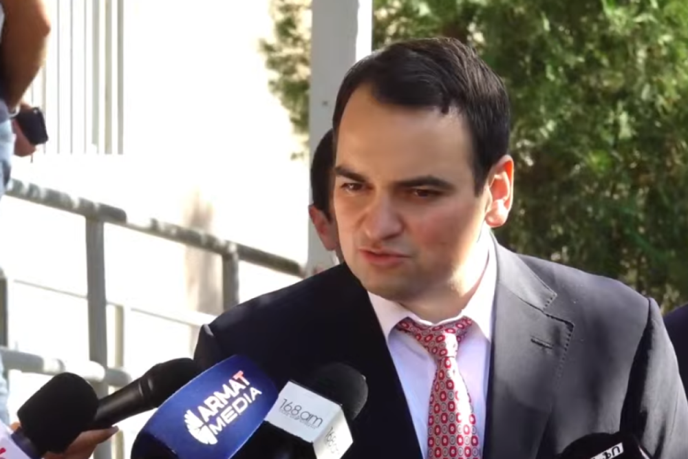 ԱԺ դահլիճում պրոցեսներ են տեղի ունենում, որոնք միկրոֆոններով չեն լսվում, բայց պարզաբանման կարիք ունեն. Կարապետյանը՝ Սասուն Միքայելյանի հետ քննարկումների մասին (Տեսանյութ)